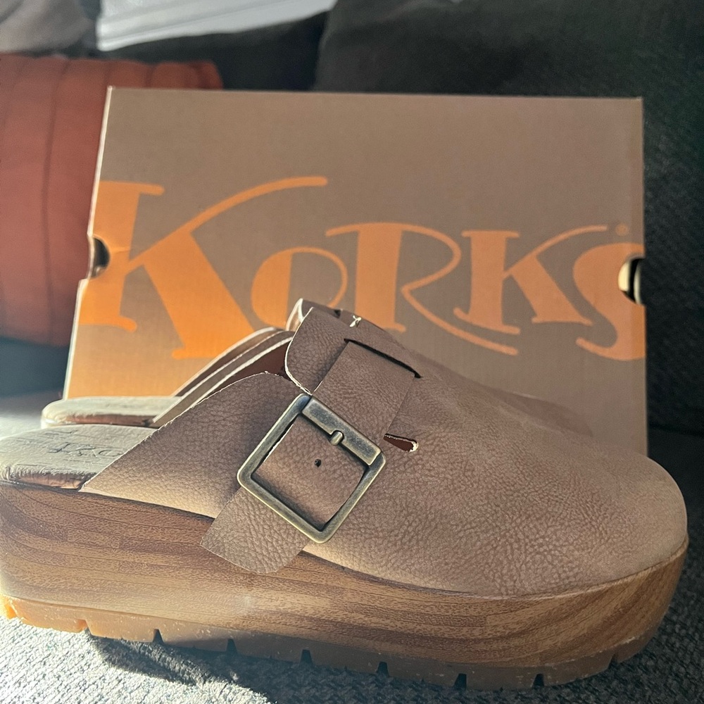 Korks Tan Leather Platform Clogs